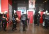 Sute de rețineri în Turcia, în urma unor raiduri antiteroriste, ca parte a măsurilor de pregătire a summitului NATO. Acuzele opoziției