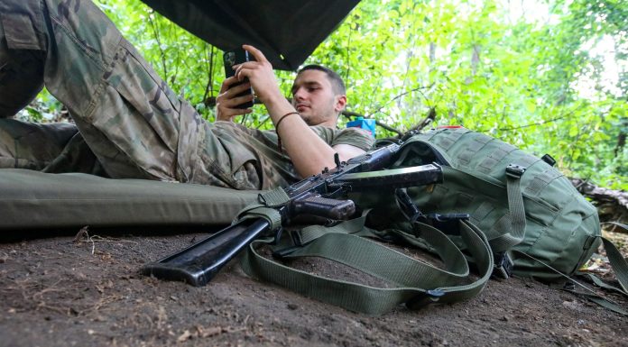 Adolescente folosite ca asasini: Schema prin care Rusia recrutează fete tinere pentru atacuri împotriva militarilor ucraineni