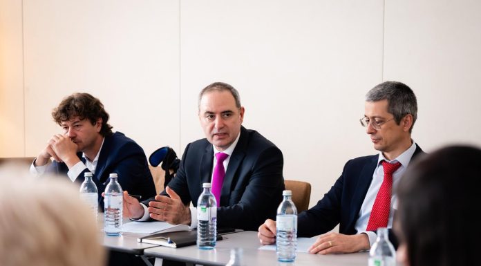 Nazare: Dacă România îşi menţine traiectoria fiscal-bugetară, poate aspira la îmbunătăţirea ratingului de ţară în 2027