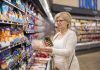 Alimentele procesate, care au conservanți, un pericol pentru sănătate. Riscurile la care se expun cei care le consumă