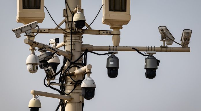 Big Brother-ul de la Beijing vrea să identifice viitorii disidenți: folosește IA pentru a prezice cine se opune regimului