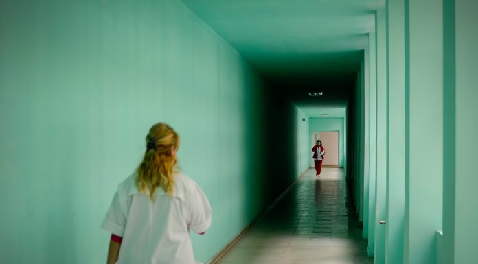 Pedepse mai mari pentru violențele din spitale. Senatul a adoptat legea privind protecția personalului medical