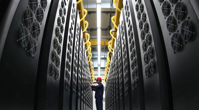 Reușită pentru China, după zece ani: un supercomputer instalat la Shenzhen a fost declarat cel mai puternic din lume