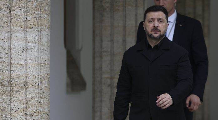 Zelenski va folosi din nou aeroportul din Chişinău pentru o vizită externă