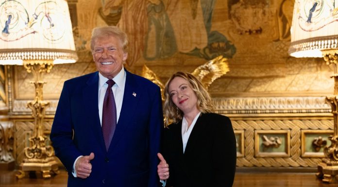 Meloni dă înapoi în confruntarea cu Trump și face apel la normalizarea relațiilor cu SUA: „Nu intenționez să alimentez disputa”