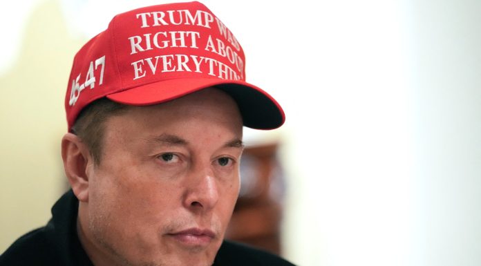 Iranul declară „ţinte militare” toate companiile lui Elon Musk din Orient. Starlink, rol important în operațiunile militare americane