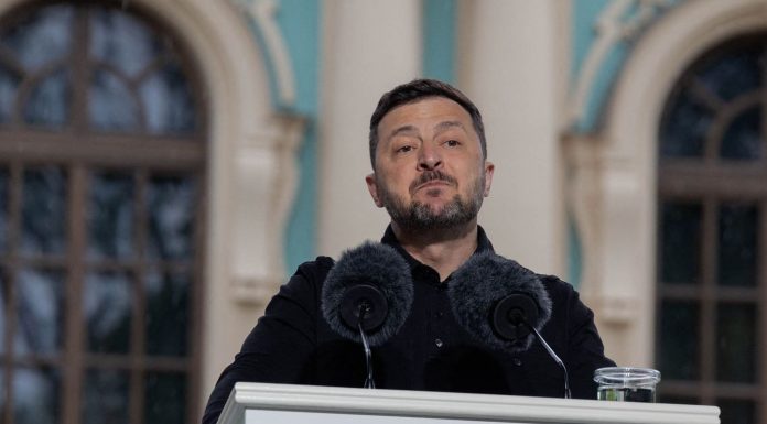 Rusa nu mai este limbă protejată în Ucraina: ce modificări aduce legea semnată de Zelenski și cum îi afectează pe oamenii de rând