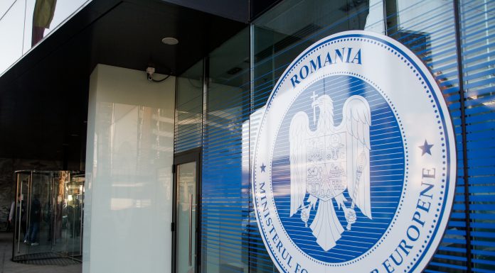 Angajații de la stat care gestionează fondurile europene amenință cu greva generală, în urma tăierii veniturilor prin legea salarizării