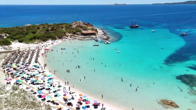 Restricție controversată pe o plajă celebră din Italia. Sunt vizați turiștii cu vârste cuprinse între 10 și 65 de ani