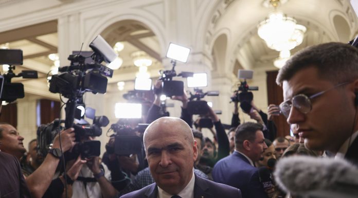 Premierul Ilie Bolojan participă duminică la Congresul PAS de la Chișinău