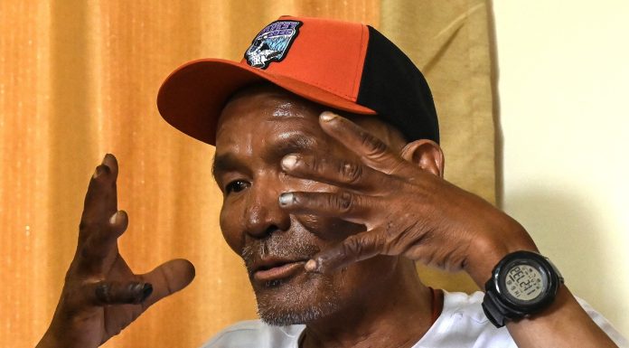 „Mi s-a terminat oxigenul”. Cum a reușit un şerpaş să supravieţuiască singur pe Everest timp de o săptămână. Povestea lui Dawa Sherpa