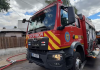 Incendiu puternic la un depozit de fier vechi din Sighișoara. Pompierii intervin cu mai multe autospeciale