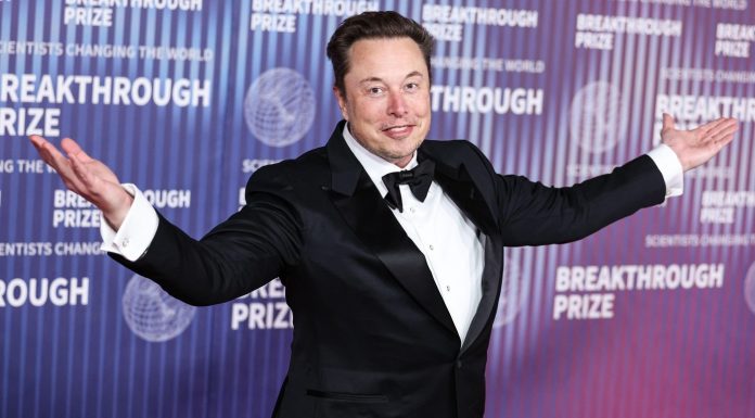 Listarea la bursă a SpaceX îl va face pe Elon Musk mai bogat decât aproape jumătate din populaţia lumii la un loc
