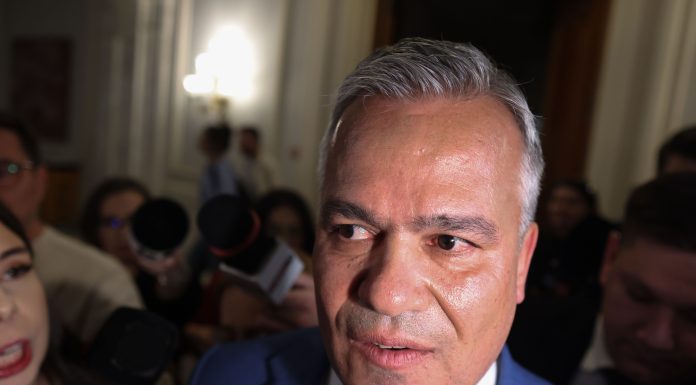 Adrian Veștea anunță că se întâlnește cu George Simion: „Îmi asum un dialog deschis cu orice formațiune politică votată de români”