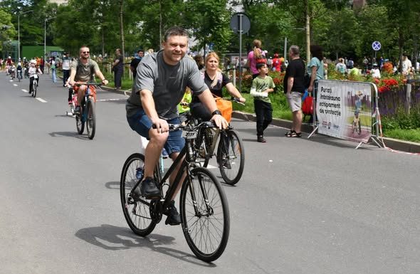 Ciprian Ciucu, de Ziua Mondială a Bicicletei: Oriunde reabilităm, modernizăm drumuri şi spaţiul ne permite, vom avea piste