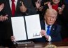 Trump semnează ordinul mult aşteptat privind inteligenţa artificială, marcând o schimbare de strategie la Casa Albă