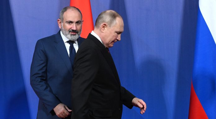 „În mod pașnic, inteligent și reciproc avantajos”. Premierul armean a refuzat direct cererea lui Putin