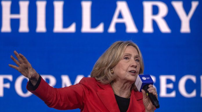 Hillary Clinton îl învinovățește pe Joe Biden pentru întoarcerea lui Trump la Casa Albă: „O greșeală groaznică”