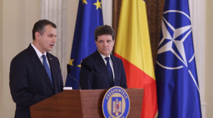 POLITICO: Negocierile pentru formarea noului guvern în România se împotmolesc pe măsură ce termenul constituţional se apropie de final