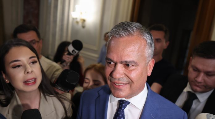 Veștea spune că nu își schimbă decizia: „Sunt convins că acest Guvern va trece”