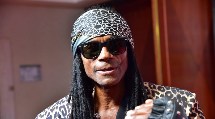 Sărbătoarea dedicată celor 250 de ani ai Statelor Unite se transformă într-un fiasco: chiar și Milli Vanilli își anulează participarea