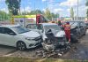 Patru adulţi şi o minoră, implicaţi într-un accident rutier cu patru maşini, în Oradea/ Două dintre victime au fost transportate la spital