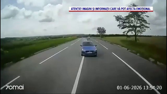 Momentul în care un șofer de 82 de ani a intrat pe contrasens și s-a izbit puternic de un TIR pe un drum din județul Iași