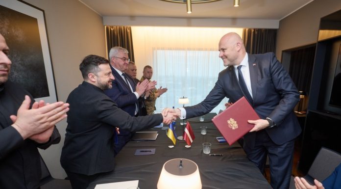 Ucraina şi Letonia au semnat un acord în domeniul dronelor, anunţă Zelenski