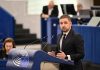 Adrian Axinia, europarlamentar AUR/ECR: „Guvernul Bolojan a creat o structură paralelă pentru gestionarea marilor proiecte de infrastructură și a transformat investițiile publice într-o nouă sursă de sinecuri și control politic”