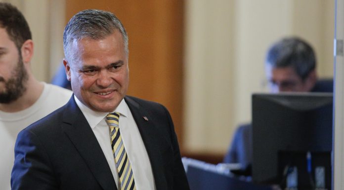 Veştea: Cu siguranţă vor fi miniştri PNL în guvern. Trebuie să le discut cu conducerea partidului / Despre programul de guvernare: Să nu ne trezim că devenim peste noapte populişti care creştem pensiile, creştem alocaţiile, scădem taxe şi impozite
