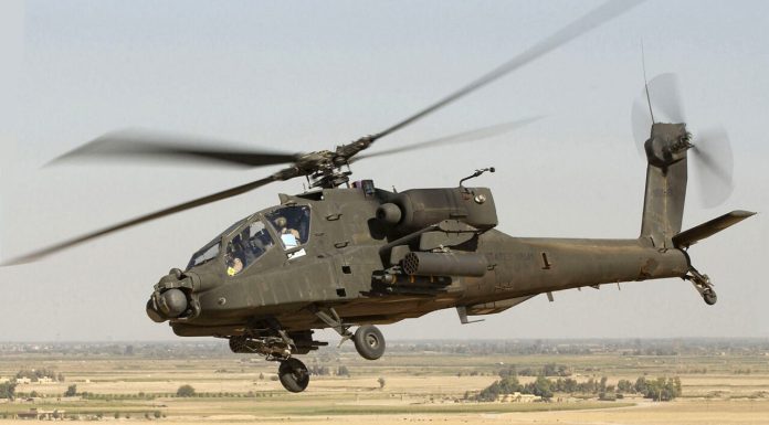 Un elicopter american AH-64 Apache s-a prăbușit lângă strâmtoarea Ormuz. Ambii piloți, salvați și nevătămați
