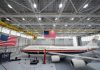 Trump va zbura temporar cu un avion de lux donat de Qatar până când Boeing va construi noul „Air Force One”. A fost pictat în roșu, alb și albastru