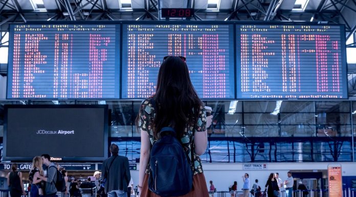 Cozi mari, și de 3 ore, în unele aeroporturi. Wizz Air atenționează pasagerii