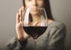 Metoda simplă care îi ajută pe oameni să consume mai puţin alcool. Explicațiile oamenilor de știință