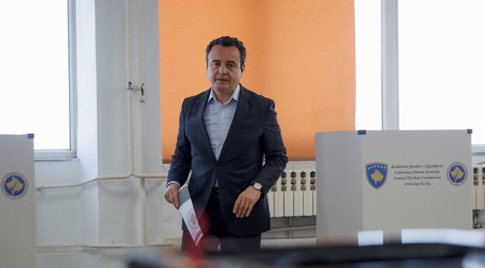 Premierul din Kosovo a câştigat alegerile parlamentare anticipate, dar fără a obţine majoritatea