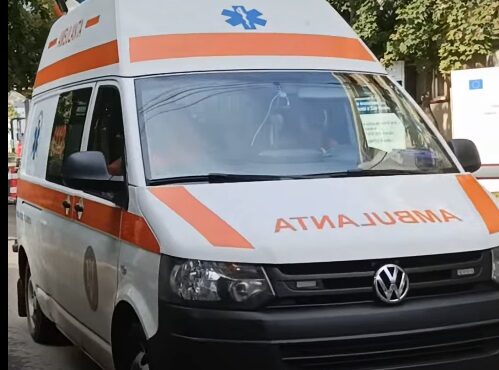 Copil de doi ani opărit, dus de urgență la spital, în Bistrița