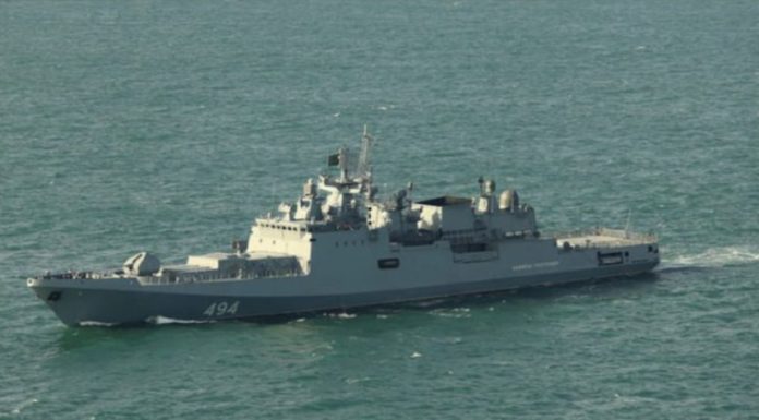 O fregată rusească, Amiral Grigorovici, trage tiruri de avertisment împotriva unui iaht britanic civil, la sud de Insula Wight, la Canalul Mânecii. Niciun rănit. Fregata, din Flota rusă la Marea Neagră, escortează de săptămâni nave comerciale