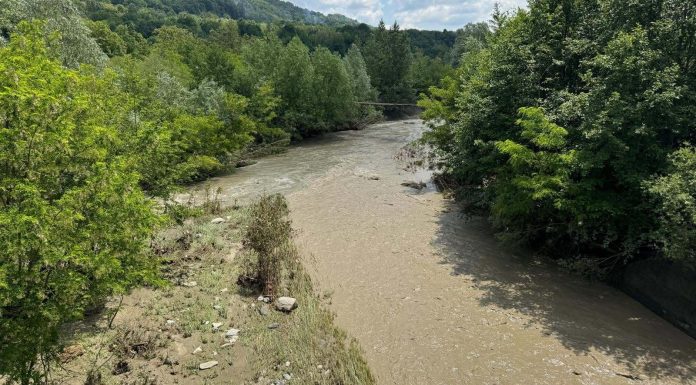Apele Române anunţă că în 7 staţii de monitorizare nivelul precipitaţiilor a depăşit 50 de litri pe metrul pătrat. Pe pe râul Miletin, în judeţul Botoşani, a fost depăşită cota de atenţie – VIDEO