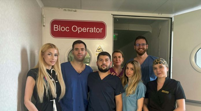 Familia unui pacient aflat în moarte cerebrală la Oradea a donat organele acestuia. Ficatul, rinichii şi corneea au fost transplantate în cadrul unor intervenţii desfăşurate în spitale din Capitală