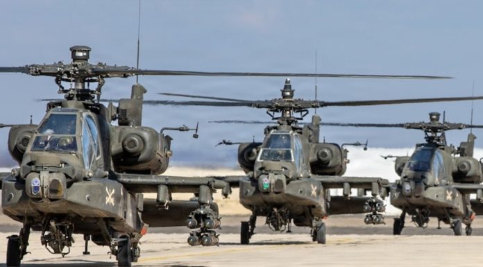Un elicopter american de tip Apache, prăbuşit în apropiere de Strâmtoarea Ormuz. Cei doi piloţi ”sunt bine”, ”nimeni nu a fost rănit”, anunţă Trump