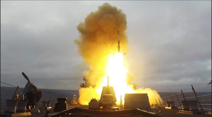 Kuweit anunță interceptarea unor „ținte aeriene ostile”, după ce Iran a răspuns atacurilor inițiate de armata americană