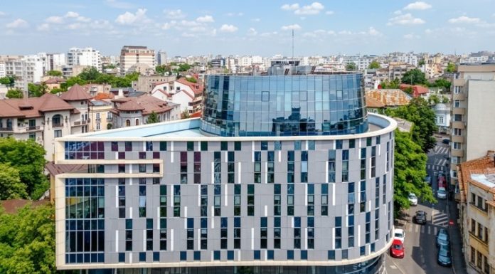 EXCLUSIV Grupul imobiliar al lui Shimshon Younger scoate la vânzare o clădire de birouri din centrul Bucureștiului