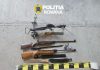 Arad: Săbii, o arbaletă, două arme neletale şi muniţie, descoperite de poliţişti în urma unor percheziţii