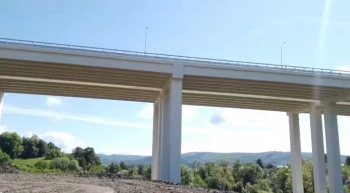 Autostrada care străpunge Carpații intră în linie dreaptă. Imagini noi