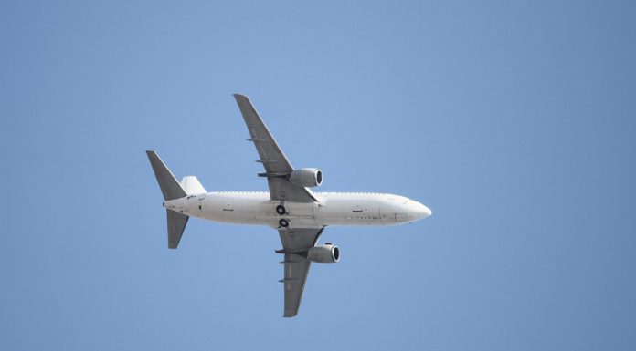 IATA avertizează că profiturile companiilor aeriene se vor înjumătăţi în 2026, din cauza exploziei costurilor cu combustibilul