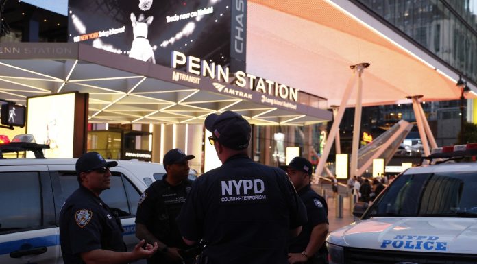 Cinci persoane au fost înjunghiate într-o gară din New York