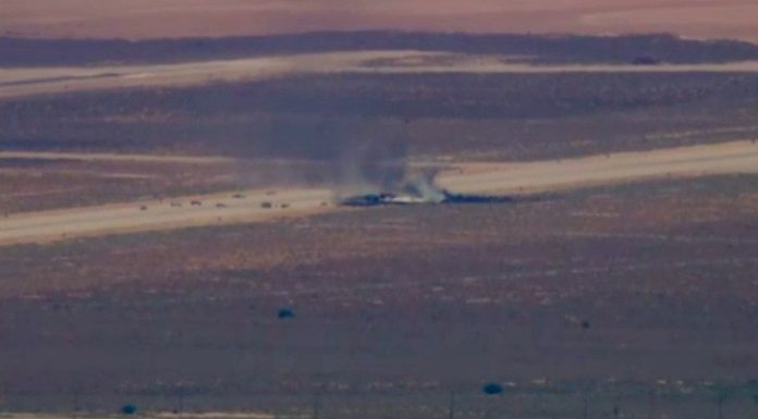 Un bombardier B-52 Stratofortress aparţinând Forţelor Aeriene americane se prăbuşeşte după decolare în California