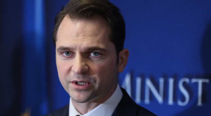 Cine apără Neptun Deep?