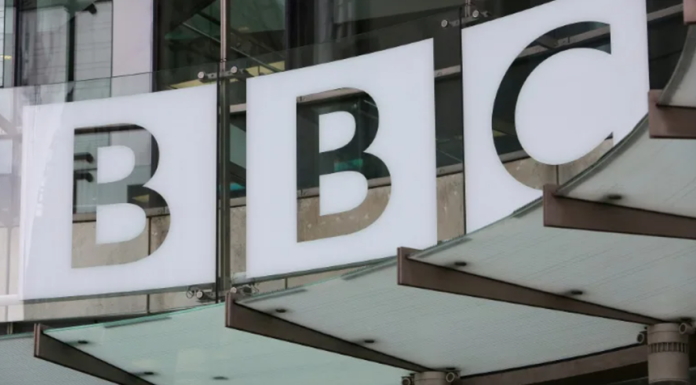 BBC News se pregăteşte pentru o rundă importantă de disponibilizări, în cadrul planului de reducere a costurilor în valoare de 500 de milioane de lire sterline