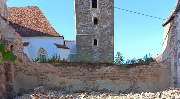 O parte din zidul uneia dintre cele mai valoroase biserici fortificate din Transilvania s-a prăbușit. Vizitele au fost suspendate